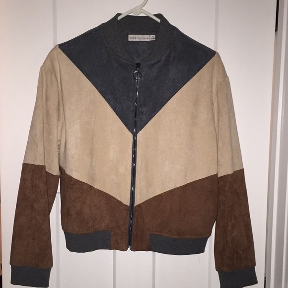 Jackets & Blazers - Women’s chevron bomber jacket size small